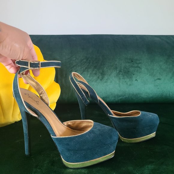 Brand new Teal Cyan Turquoise Heels - Picture 2 of 10